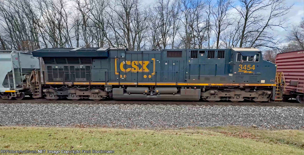 CSX 3454 is MDPU for M332.